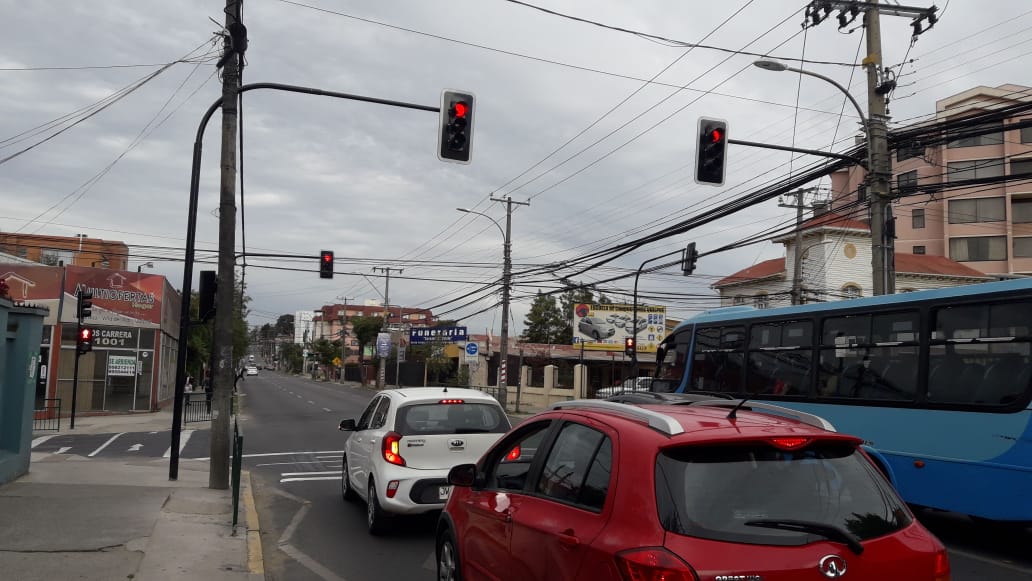 Se instaló nuevo semáforo en Av. Los Carrera con Thompson en Quilpué