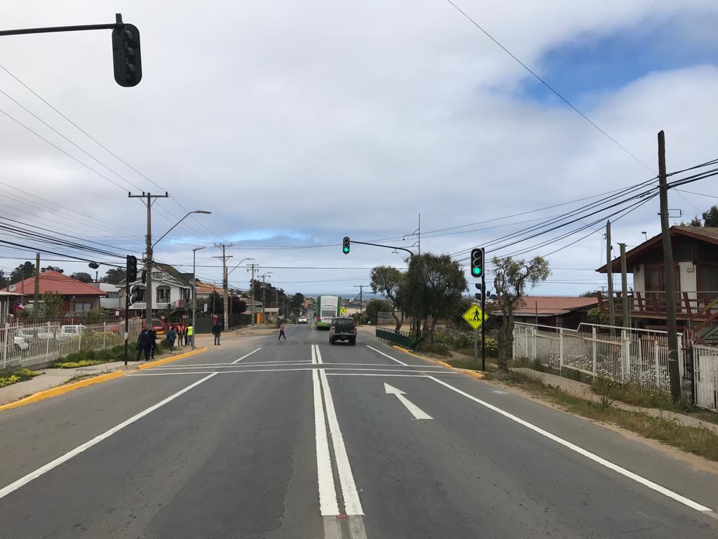 En la comuna de El Quisco se instalaron dos nuevos semáforos peatonales para dar más seguridad a transeúntes