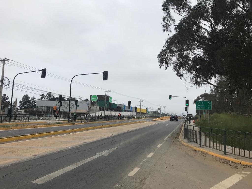 Ruta F30E cuenta con nuevo semáforo peatonal que mejorará la seguridad en importante sector de Puchuncaví