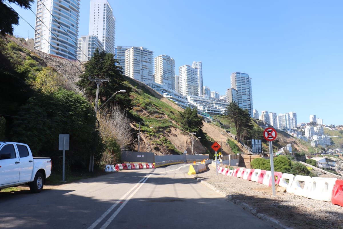 Restablecen tránsito vehicular en avenida Borgoño de Viña del Mar